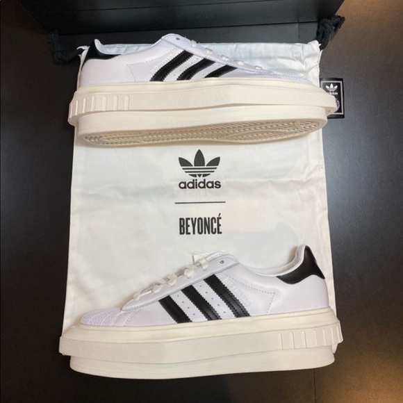 Adidas x Beyoncé Superstar - Picture 3 of 3